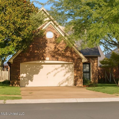 7966 Chesterfield Dr S, Southaven, MS, 38671-6201 | Card Image