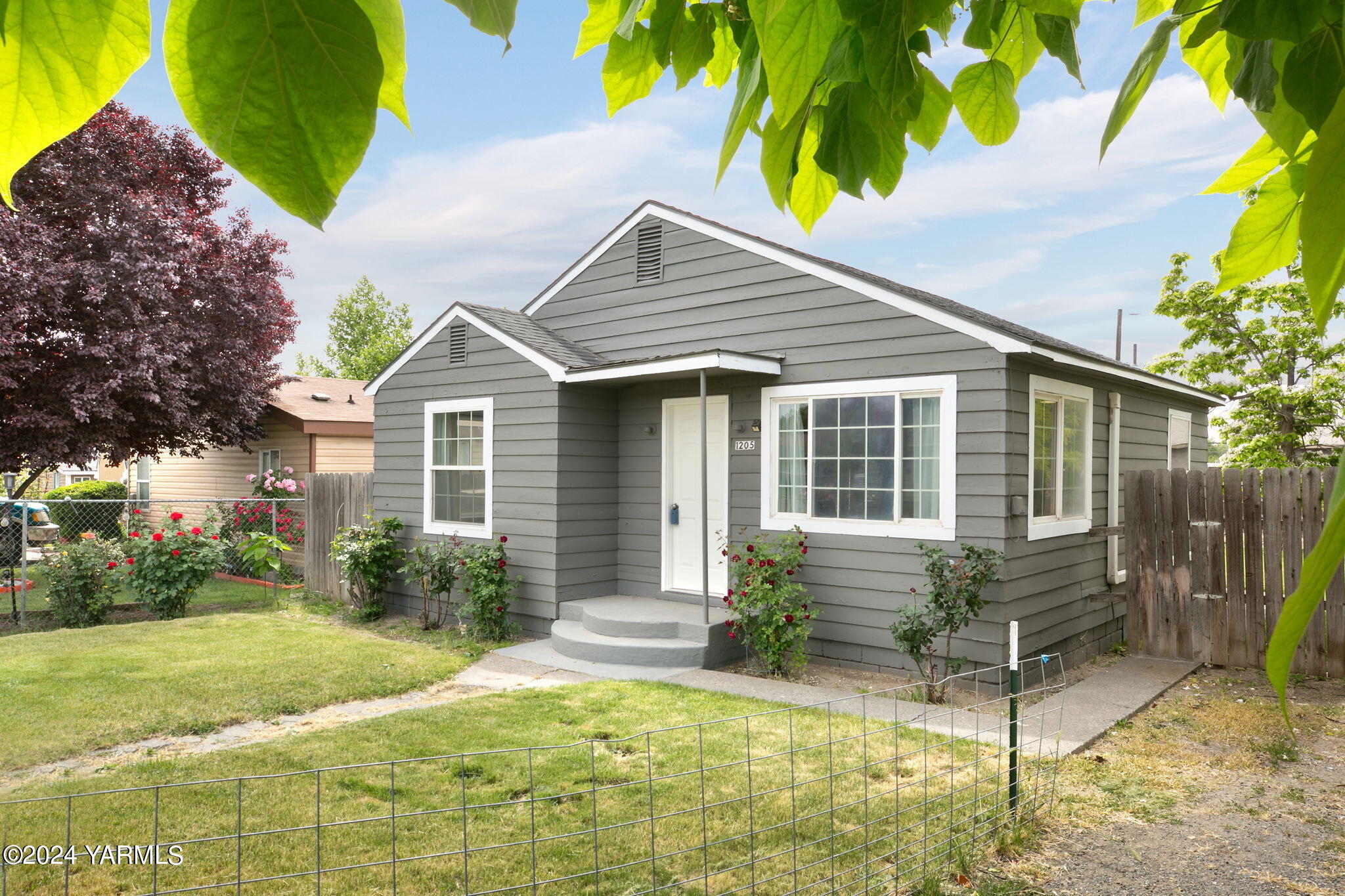 Kearney Ave, Sunnyside, WA 98944