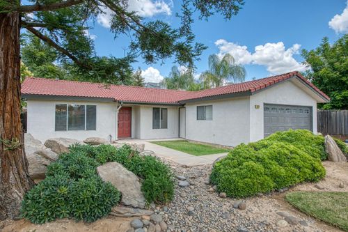 5034 W Menlo Avenue, Fresno, CA, 93722 | Card Image