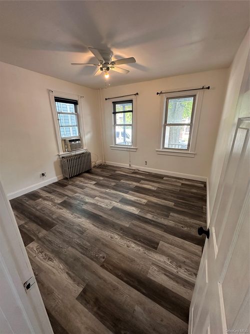 119 S 13th Ave, Mount Vernon, NY, 10550-2800 | Card Image