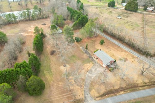 180 Herrle Rd, Campobello, SC, 29322-9454 | Card Image