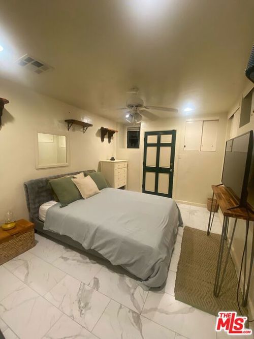 3340 Floyd Ter, Los Angeles, CA, 90068-1424 | Card Image