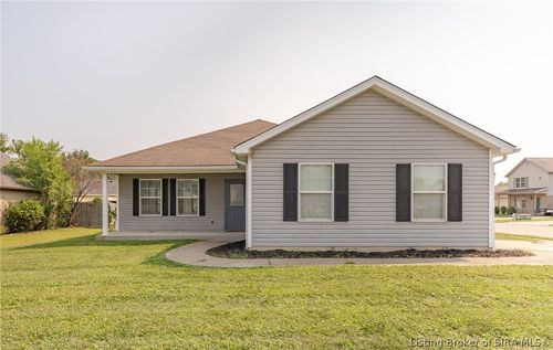 2217 Freedom Cir, Jeffersonville, IN, 47130-6538 | Card Image