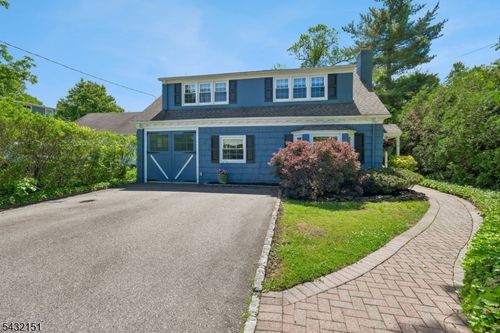 150 W End Pl, Cranford, NJ, 07016-1720 | Card Image