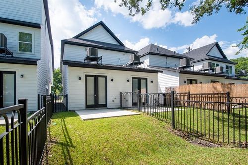 ab-5119 Briscoe St, Houston, TX, 77033-3625 | Card Image