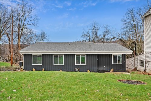 856 Cleveland Ave, Brackenridge, PA, 15014-1050 | Card Image