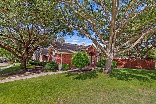 6800 Forest Hills Dr, Plano, TX, 75023-1334 | Card Image