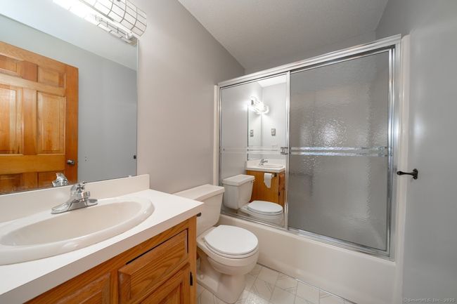 2nd bath 2nd bedroom | Image 21