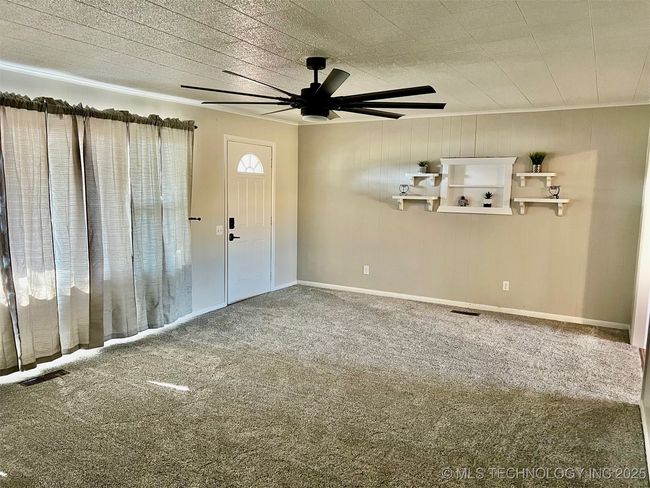 Living Room | Image 9