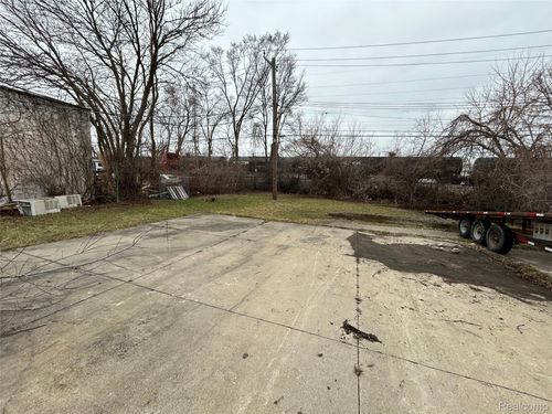 18435 Weaver St, Detroit, MI, 48228-1180 | Card Image