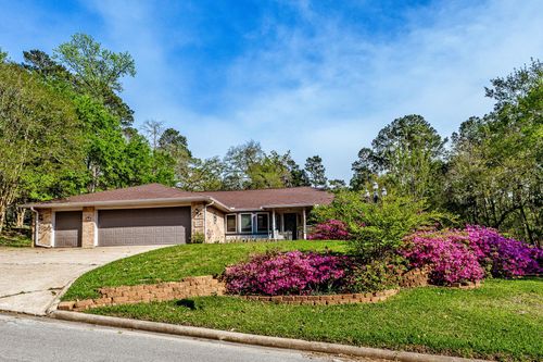 2004 E Lake Dr, Huntsville, TX, 77340 | Card Image