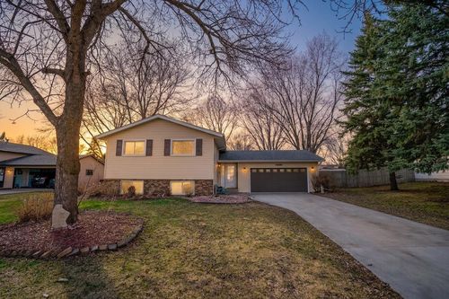 1400 17th St Sw, Willmar, MN, 56201-2848 | Card Image