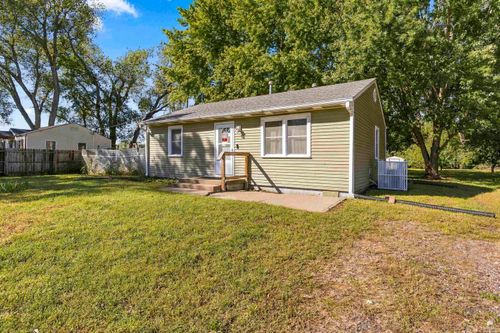 3460 Dempsey Rd, Manhattan, KS, 66502-8900 | Card Image