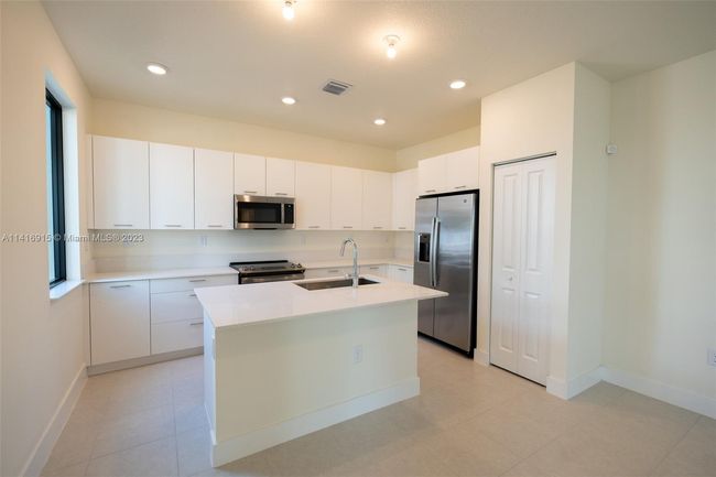 0 - 4263 Nw 83rd Ave, Townhouse with 3 bedrooms, 2 bathrooms and null parking in Doral FL | Image 5