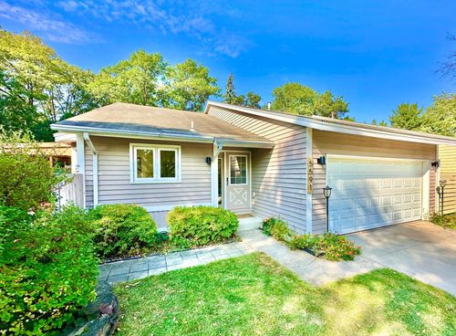5591 Albert St, Shoreview, MN, 55126-8520 | Card Image