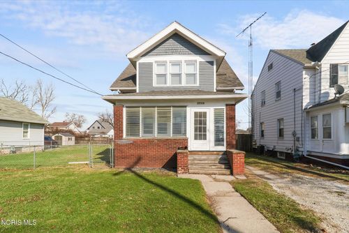 1749 Selkirk St, Toledo, OH, 43605-3331 | Card Image