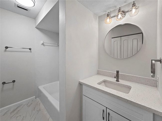5136 Cedar Hammock Dr, House other with 2 bedrooms, 2 bathrooms and null parking in SARASOTA FL | Image 19