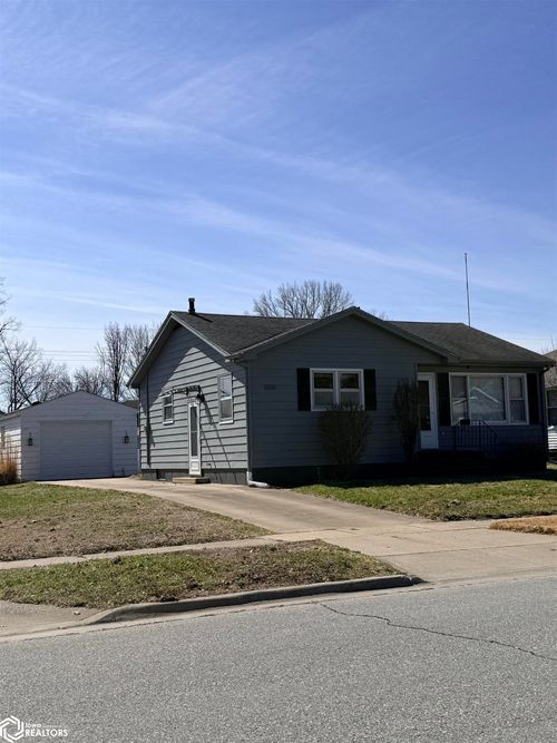 2614 Avenue G, Fort Madison, IA, 52627-3945 | Card Image