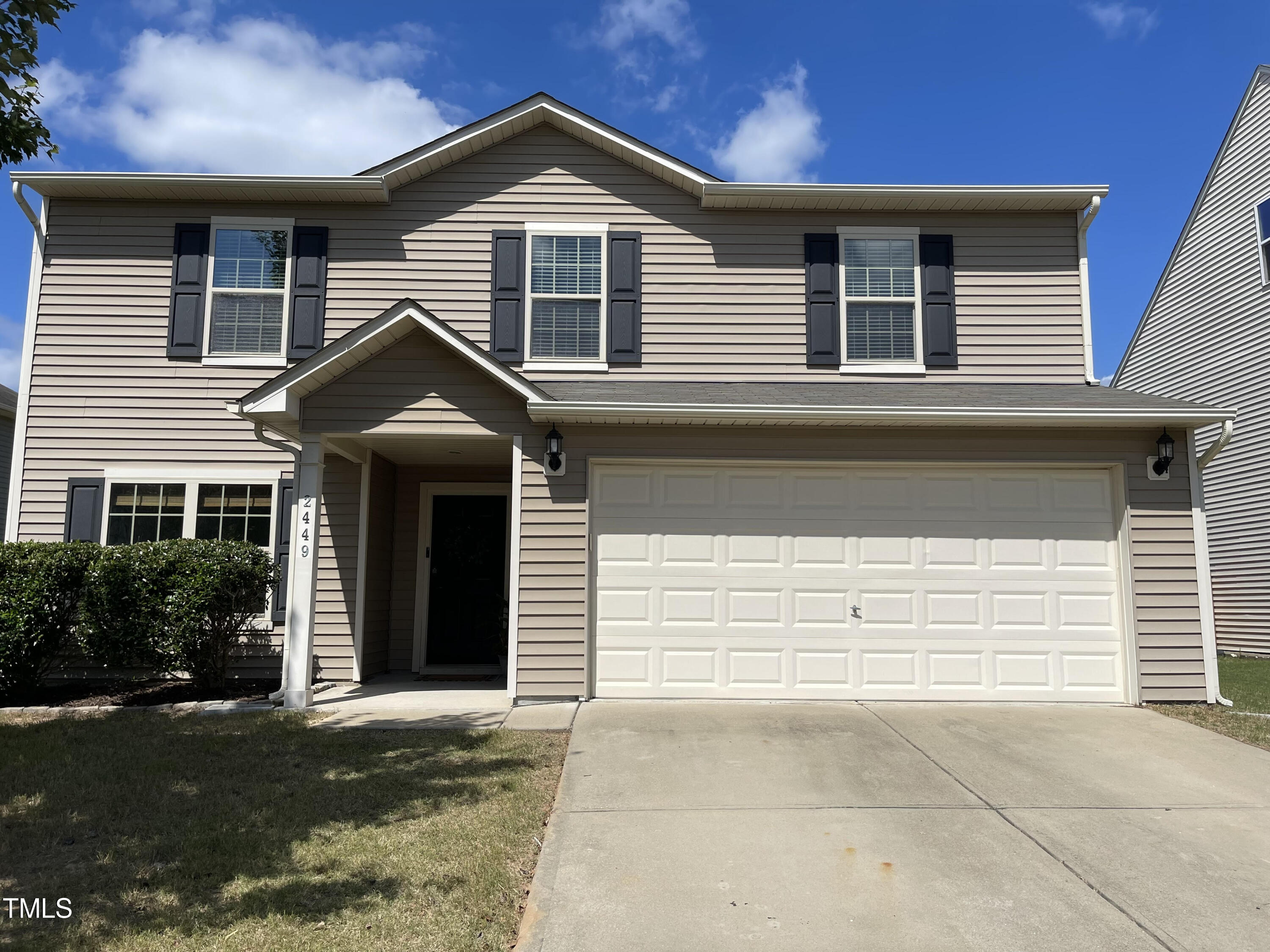 Averon Dr, Fuquay Varina, NC 27526