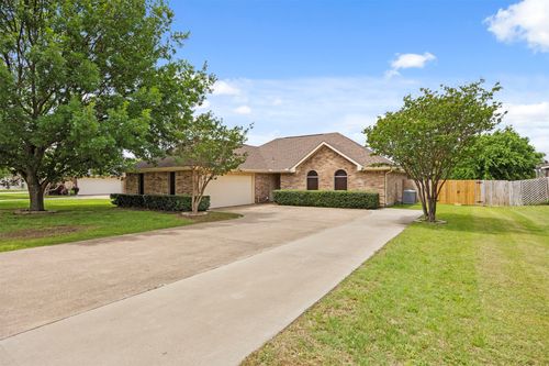 225 Cobblestone Circle, Red Oak, TX, 75154 | Card Image