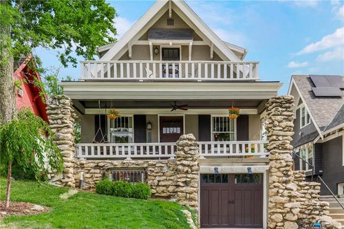1318 29th St, Kansas City, MO, 64109-1222 | Card Image