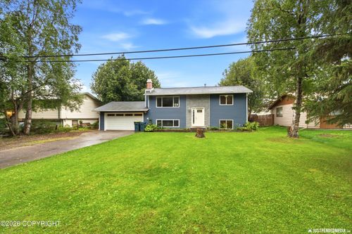 8118 Blackberry St, Anchorage, AK, 99502-4361 | Card Image