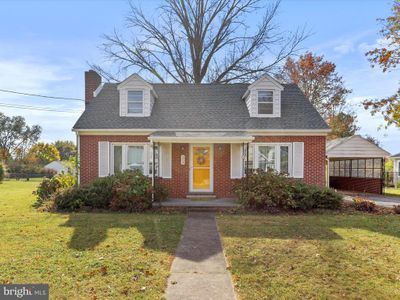 324 Carlton Avenue, House other with 3 bedrooms, 1 bathrooms and null parking in CHAMBERSBURG PA | Image 1