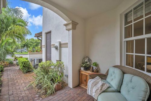 9761 Darlington Pl, Cooper City, FL, 33328-5831 | Card Image