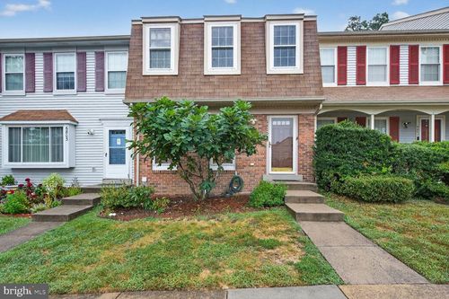 6805 Malton Ct, CENTREVILLE, VA, 20121-2557 | Card Image