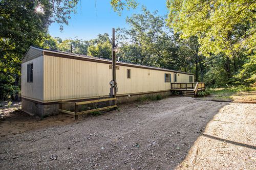 8314 S Poplar Ave, Newaygo, MI, 49337-8698 | Card Image