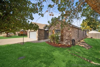 13071 E 132nd Street, House other with 3 bedrooms, 2 bathrooms and null parking in Collinsville OK | Image 3