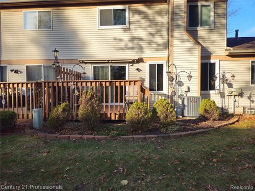 35457 Pheasant Ln, Westland, MI, 48185-6690 | Card Image