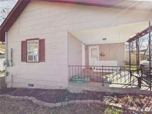 420 Oak St, Sellersburg, IN, 47172-1237 | Card Image