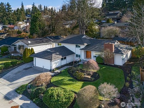 19718 12th Ave Nw, Shoreline, WA, 98177-2622 | Card Image