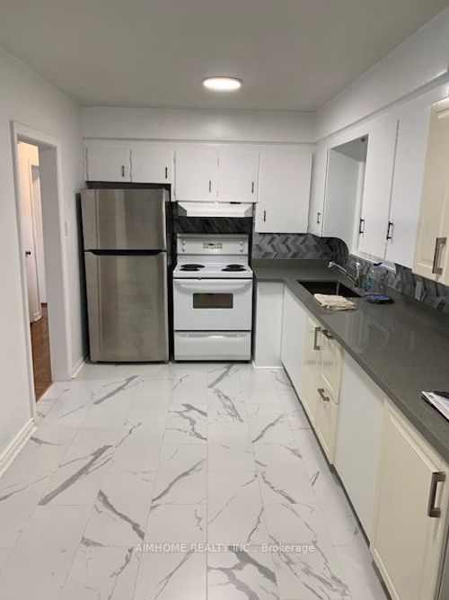 main-floor-224 Finch Ave E, North York, ON, M2N4R9 | Card Image