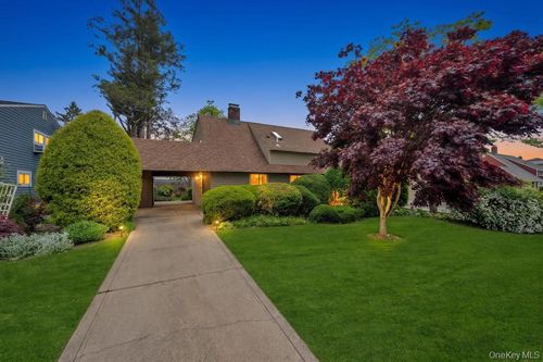45 Bobwhite Lane, Oyster Bay, NY, 11801 | Card Image