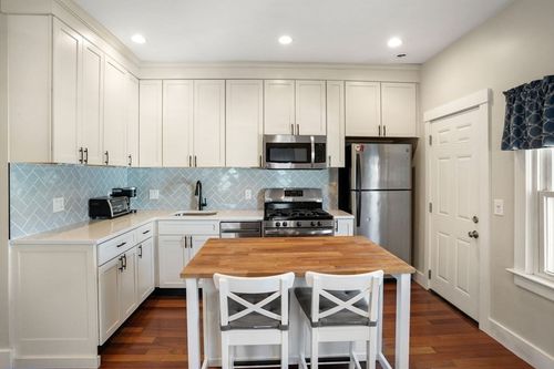 3-596 E 2nd St, Boston, MA, 02127 | Card Image