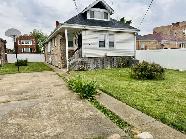 8327 S Throop Street, House other with 4 bedrooms, 3 bathrooms and null parking in Chicago IL | Image 27