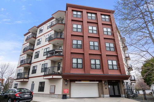 apt-3-18 Johnson Ave, Quincy, MA, 02169-4553 | Card Image