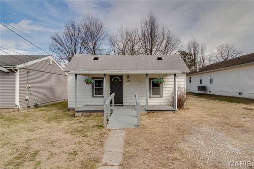 403 Lincoln Ave, Jerseyville, IL, 62052-1452 | Card Image