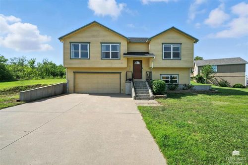 1906 Ehlers Ct, Junction City, KS, 66441-1916 | Card Image