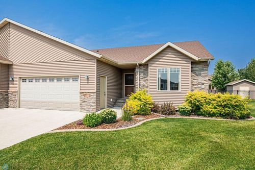 3312 5th Ave N, Moorhead, MN, 56560-1305 | Card Image