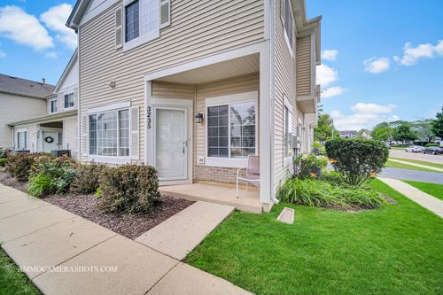3235 Heather Glen Dr, Aurora, IL, 60504-6681 | Card Image