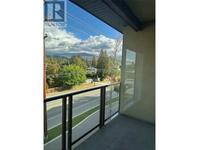PH16 - 4380 Lakeshore Rd, Condo with 2 bedrooms, 1 bathrooms and 1 parking in Kelowna BC | Image 14