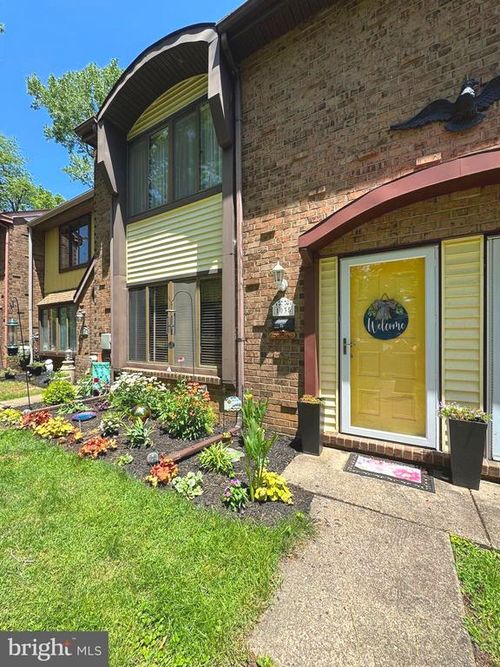 1035 Bedlington Pl, BENSALEM, PA, 19020-4828 | Card Image
