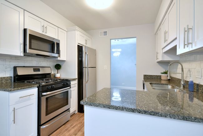 D - 5177 Coventry Ln, Condo with 2 bedrooms, 2 bathrooms and 1 parking in Gurnee IL | Image 13