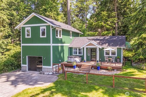 1164 Honeymoon Lake Dr, Greenbank, WA, 98253-9727 | Card Image