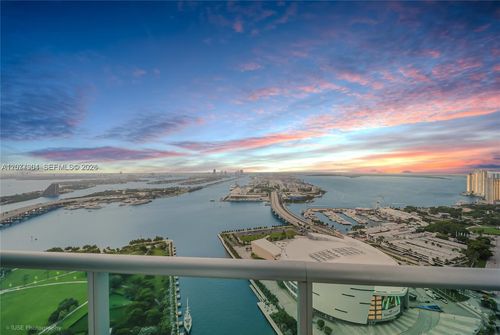 5001-900 Biscayne Blvd, Miami, FL, 33132-1561 | Card Image