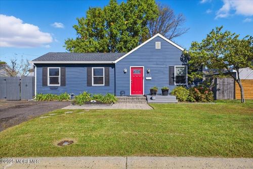 525 Washington Ave, Union Beach, NJ, 07735-3347 | Card Image