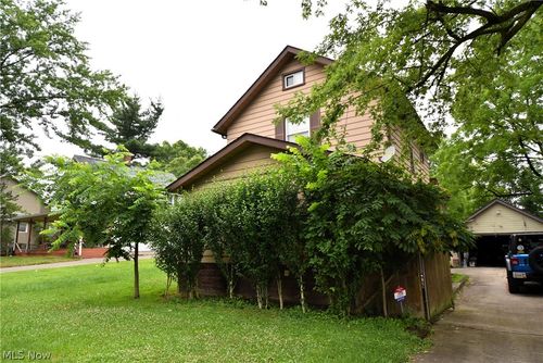 3260 Vestal Rd, Youngstown, OH, 44509-1061 | Card Image